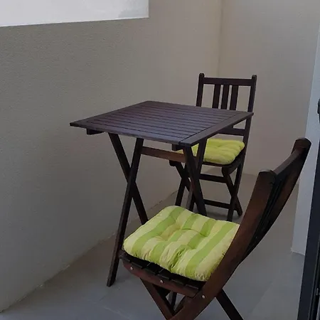 New T2 Duplex, Independent Climate Control, Adjoining Apartment *