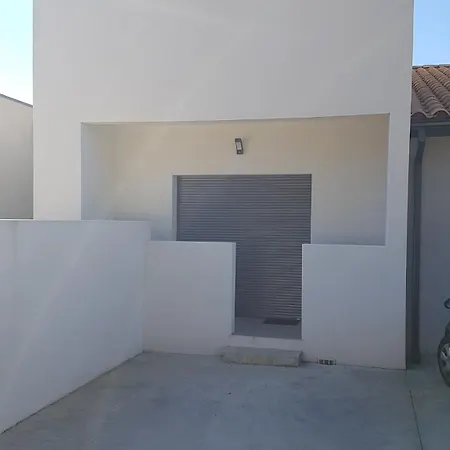 New T2 Duplex, Independent Climate Control, Adjoining Apartment