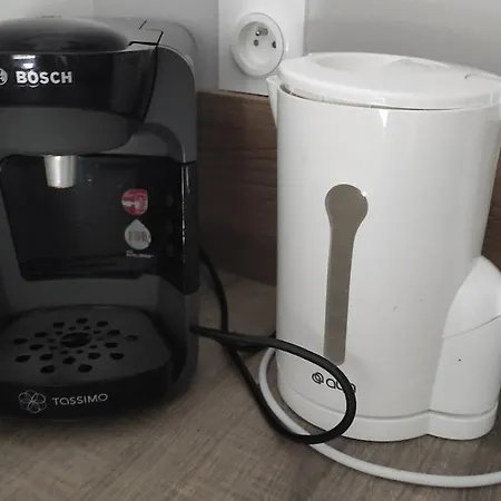 New T2 Duplex, Independent Climate Control, Adjoining * Lattes